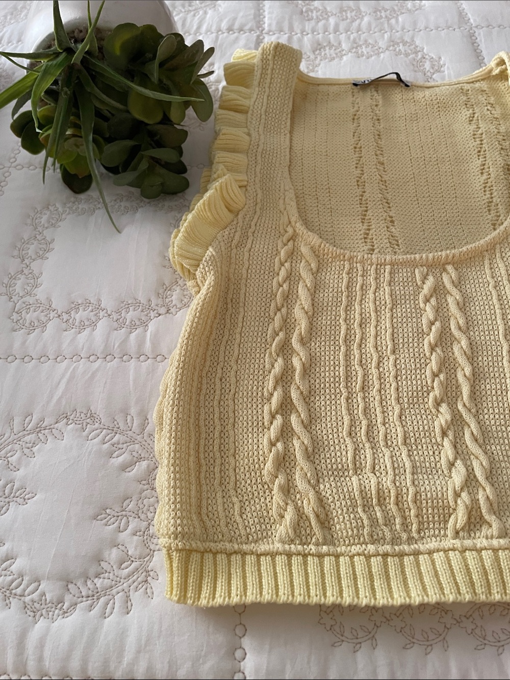 Zara Soft Yellow Ruffle Cable-Knit Tank - Picture 3 of 7